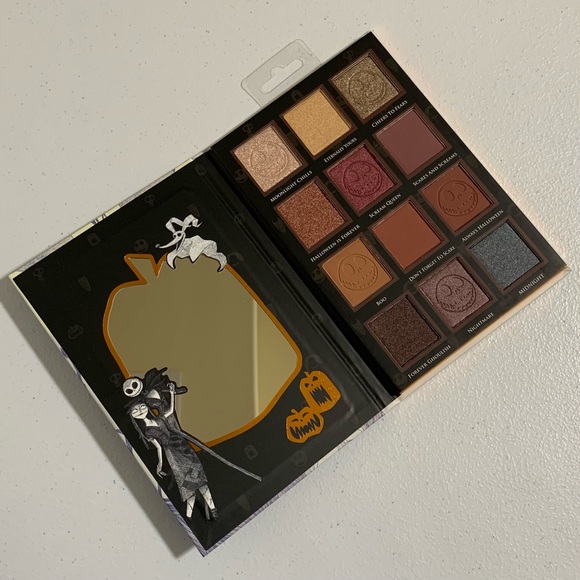 Taste Beauty x Tim Burton’s The Nightmare Before Christmas Eyeshadow Palette-New - Picture 5 of 9